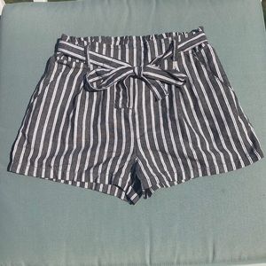 Ci Sono Gray and White Shorts